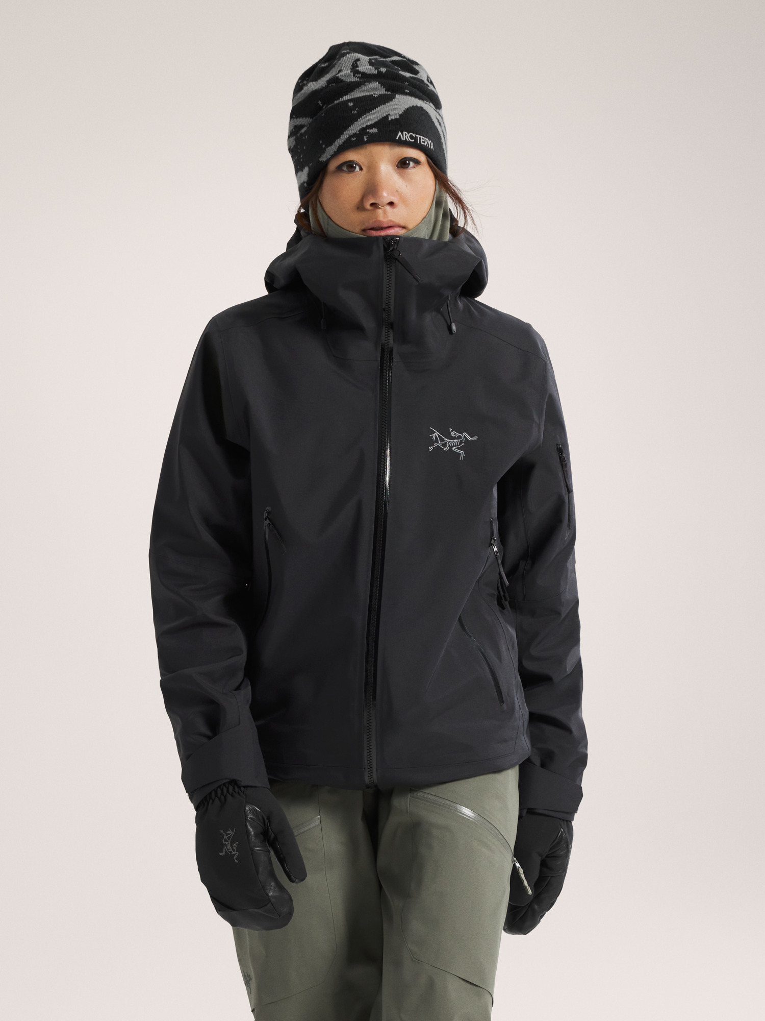 F25-X000010539-Sentinel-Jacket-Black-Women-s-Front-View