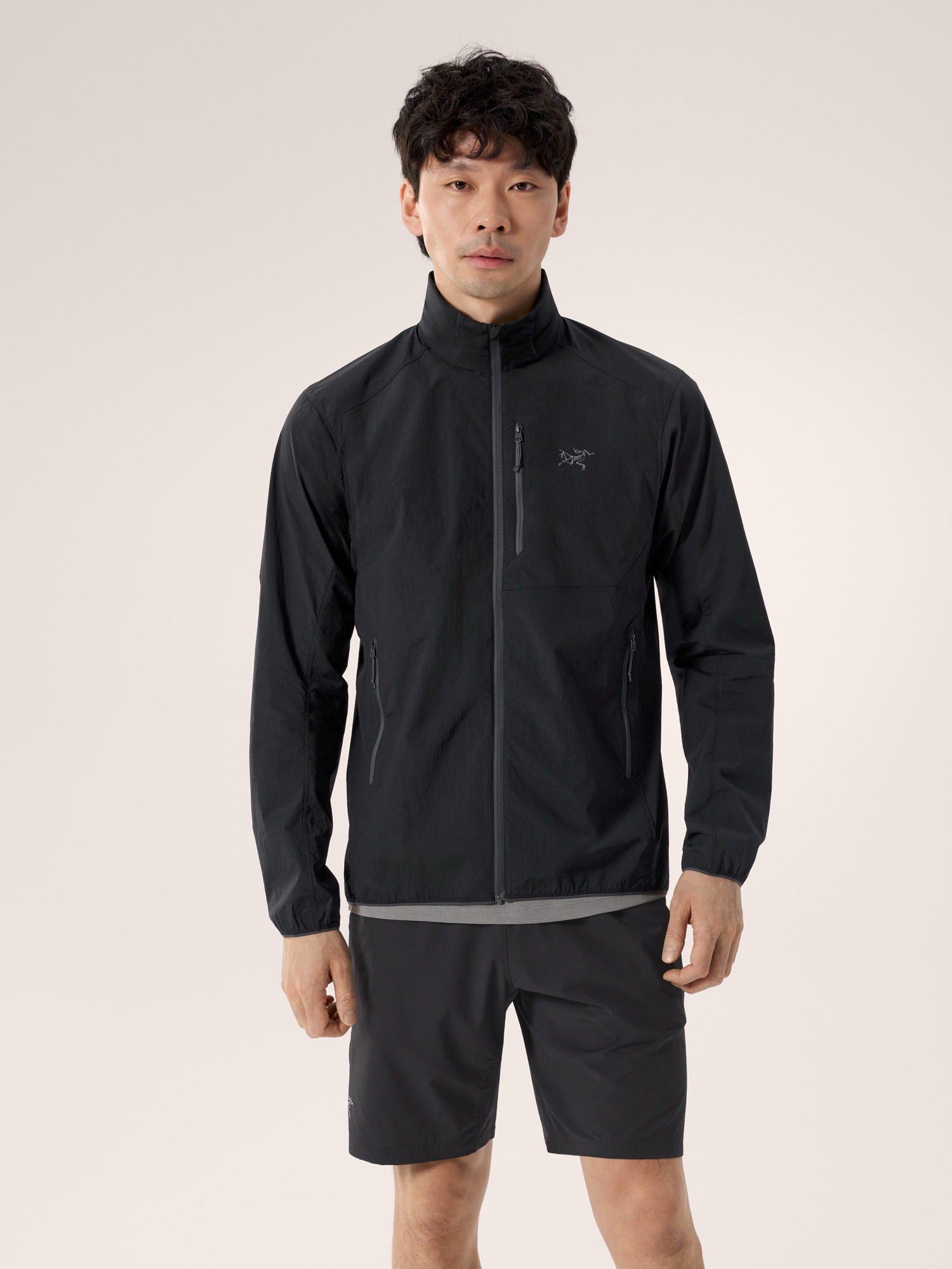 S26-X000010285-Ossa-Stowhood-Jacket-Black-Front-View
